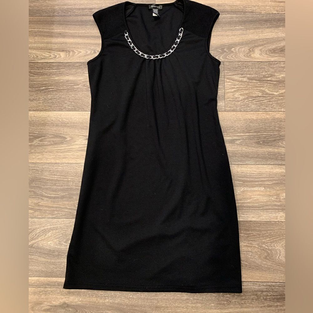Spense ladies dress.  Size: 8.  Soft knit.  Chain detail at neckline. Gorgeous!